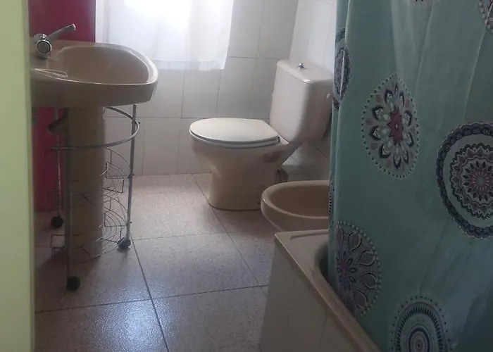 Δωμάτια σε οικογενειακή κατοικία Melide Rooms